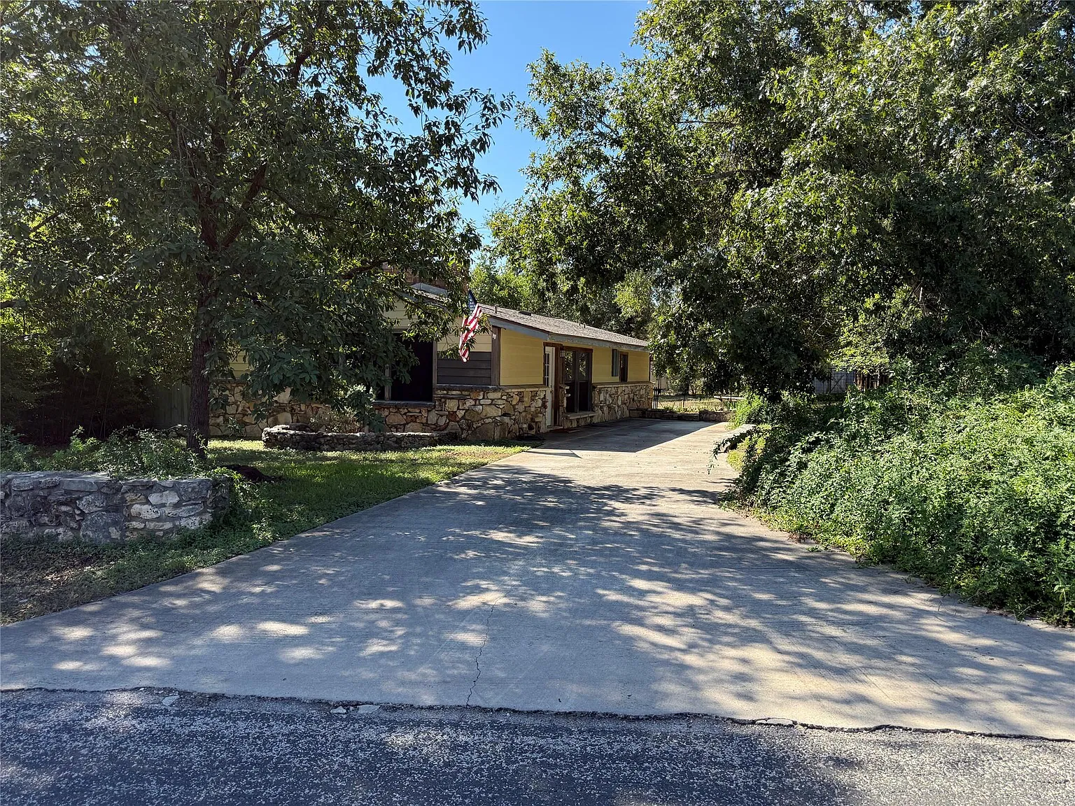1 bed, 1.0 bath, 1100 sqft, $1,650 — Photo 2