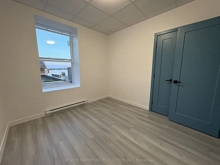199 King St W #1 — Photo 8