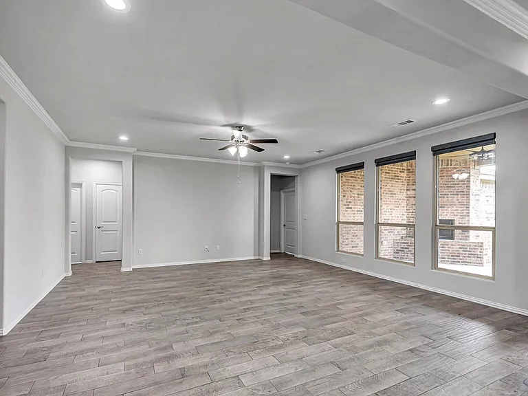 6807 Hall Of Fame Blvd — Photo 28
