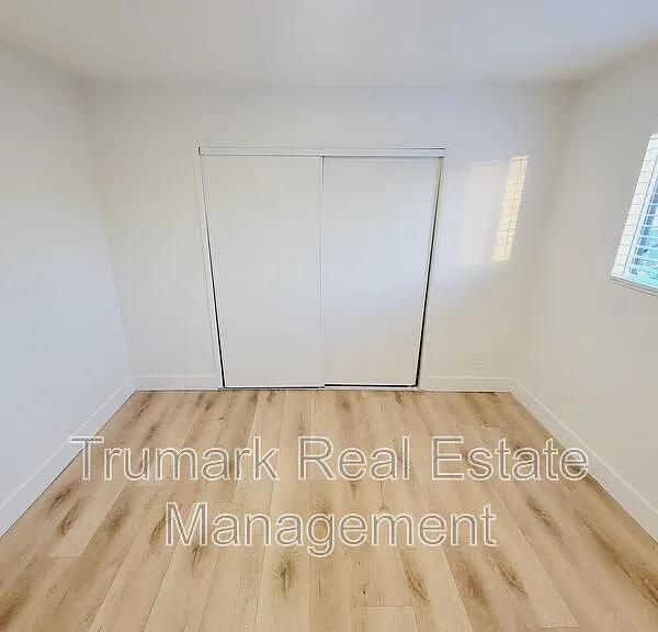 1422 E Maple St #7 — Photo 12