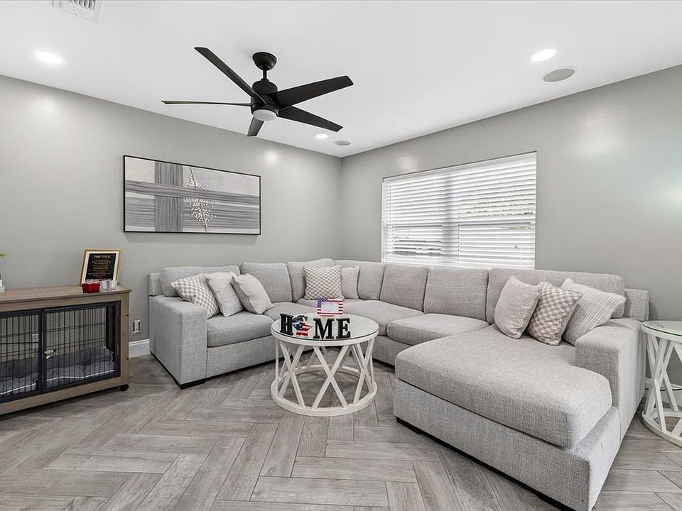 2nd image of 172 Manor Cir