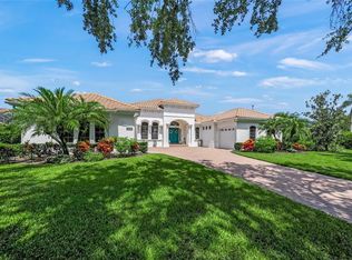 3548 Founders Club Dr, Sarasota, FL 34240