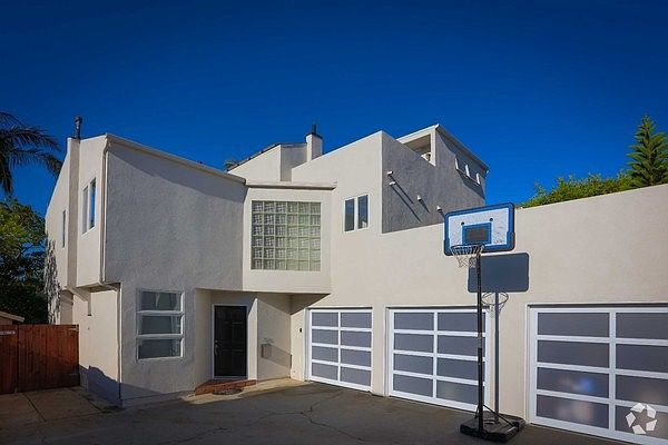 1st image of 546 25th St