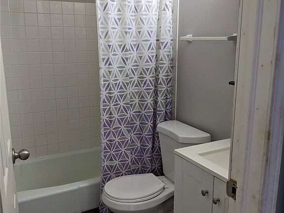 3rd image of 4347 Inner Circle Dr APT B3