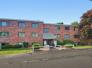 65 Milliken Ave APT 3, Franklin, MA 02038