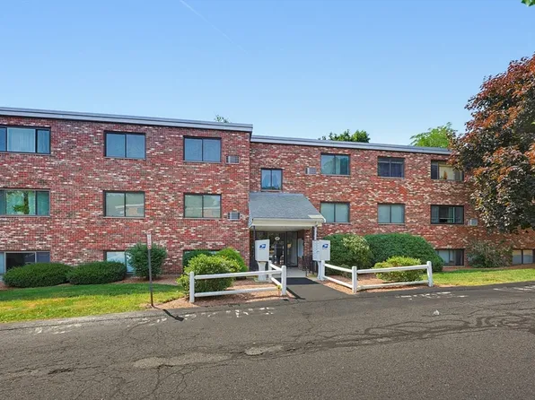 65 Milliken Ave APT 3, Franklin, MA 02038