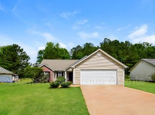 48 Canterbury Dr, Grantville, GA 30220