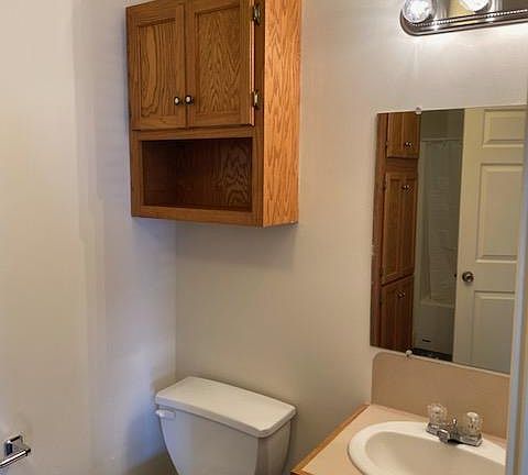 5th image of 3716 Newcastle Dr