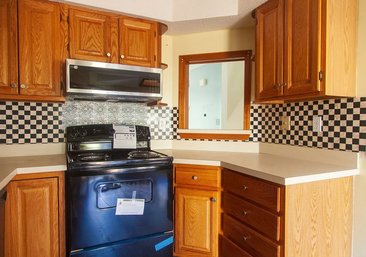 Charming 2BR Condo in Waterbury — Photo 4