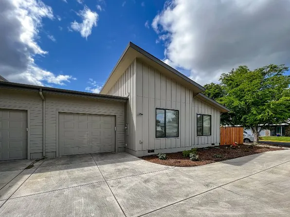595 Silver Ln, Eugene, OR 97404