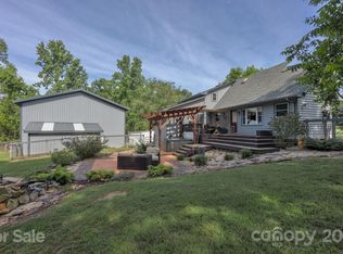 125 Mountain View Rd, Landrum, SC 29356