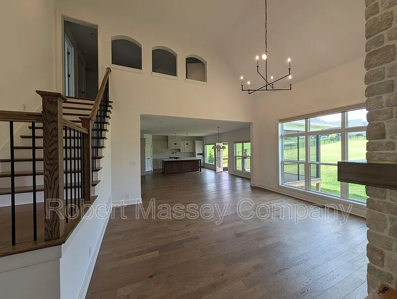 4 bed, 3.5 bath, 3042 sqft, $4,595 — Photo 4
