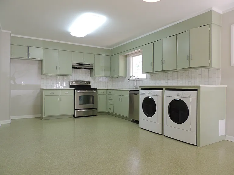 2719 Broad St — Photo 4