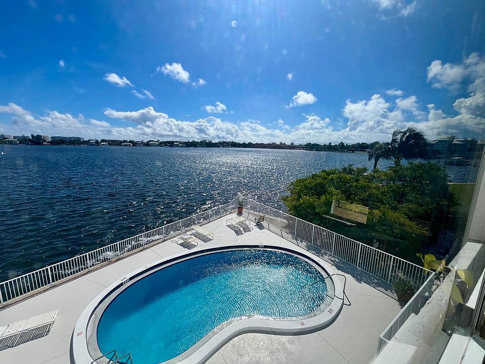 1st image of 301 Croton Avenue #305