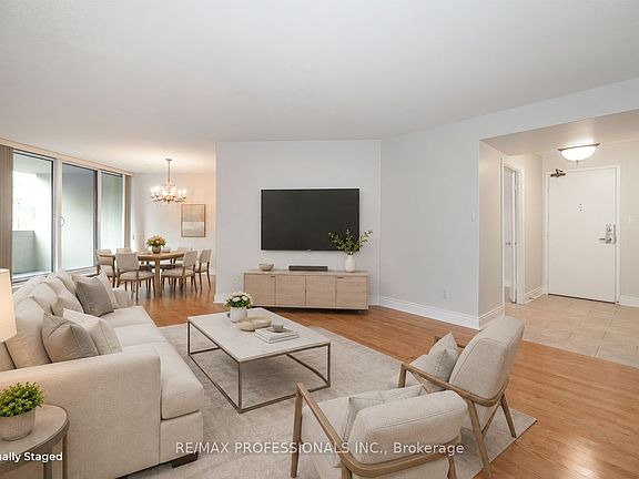 5th image of 95 La Rose Ave #105