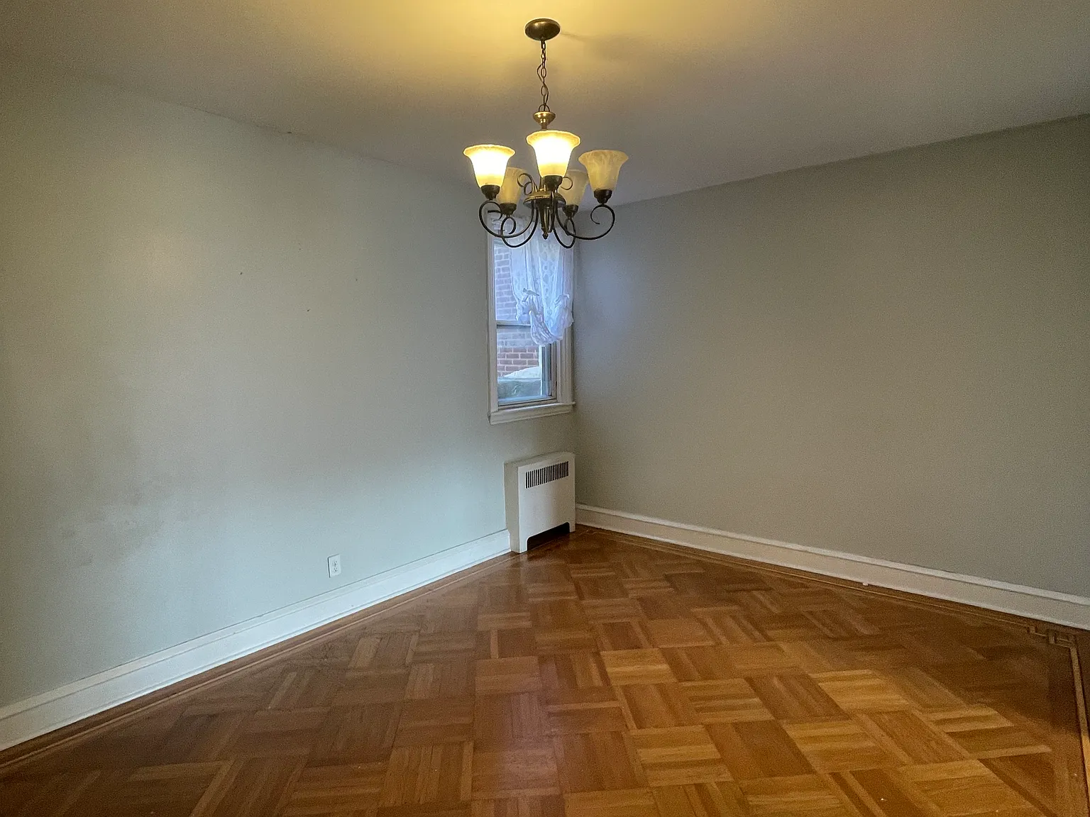 3 bed, 1.5 bath, 1702 sqft, $2,000 — Photo 4
