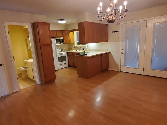 4th image of 1305 N 76th St