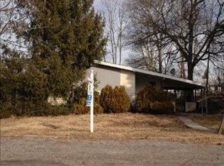 31 Probst Dr, Shirley, NY 11967