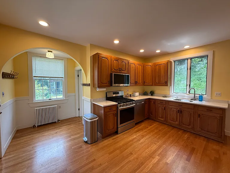 36 Maple Ave — Photo 3