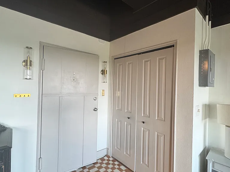 505 Cherry St SE #610 — Photo 2