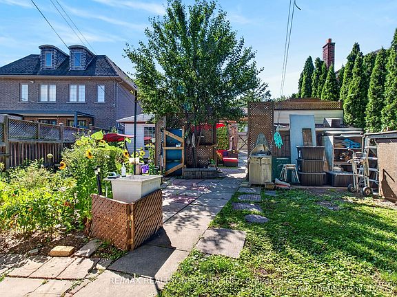 4th image of 84 Ranee Ave