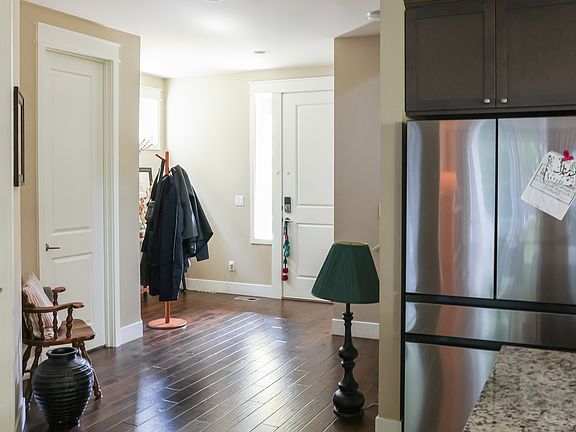 3rd image of 20709 1st Ave W