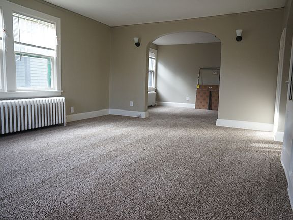 2nd image of 1127 E 5th St