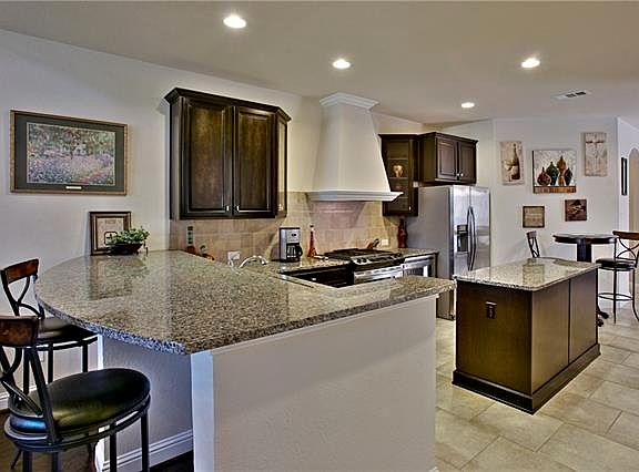3rd image of 6908 Oeste Dr