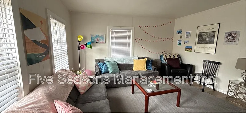3 bed, 1.0 bath, 800 sqft, $3,000 — Photo 3