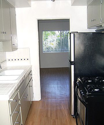 5th image of 1706 Brockton Ave APT 8