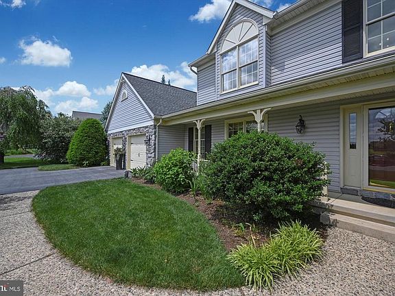 3rd image of 133 Olde Field Dr