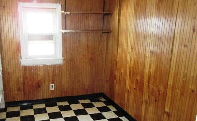 2nd image of 32 Walnut St