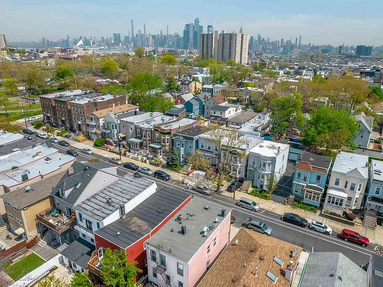 253 Hancock Ave #2 — Photo 49