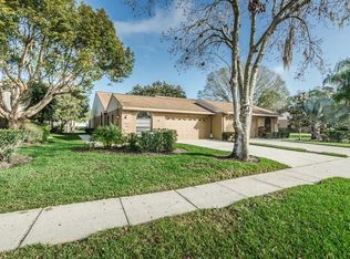 5535 Salem Square Dr N, Palm Harbor, FL 34685