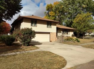 106 N Washington St, George, IA 51237