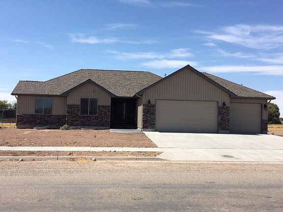 2nd image of 1215 N Blue Grass Ln