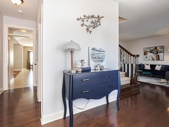 4th image of 2703 Vrooman Ct