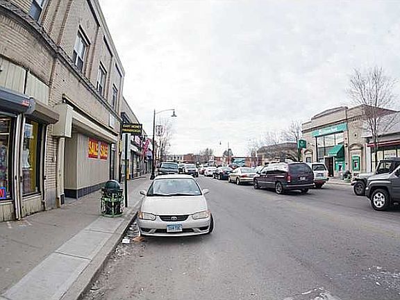 4th image of 1910 Westminster St