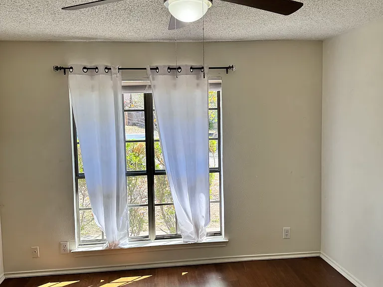 5202 Davy Crockett St — Photo 8