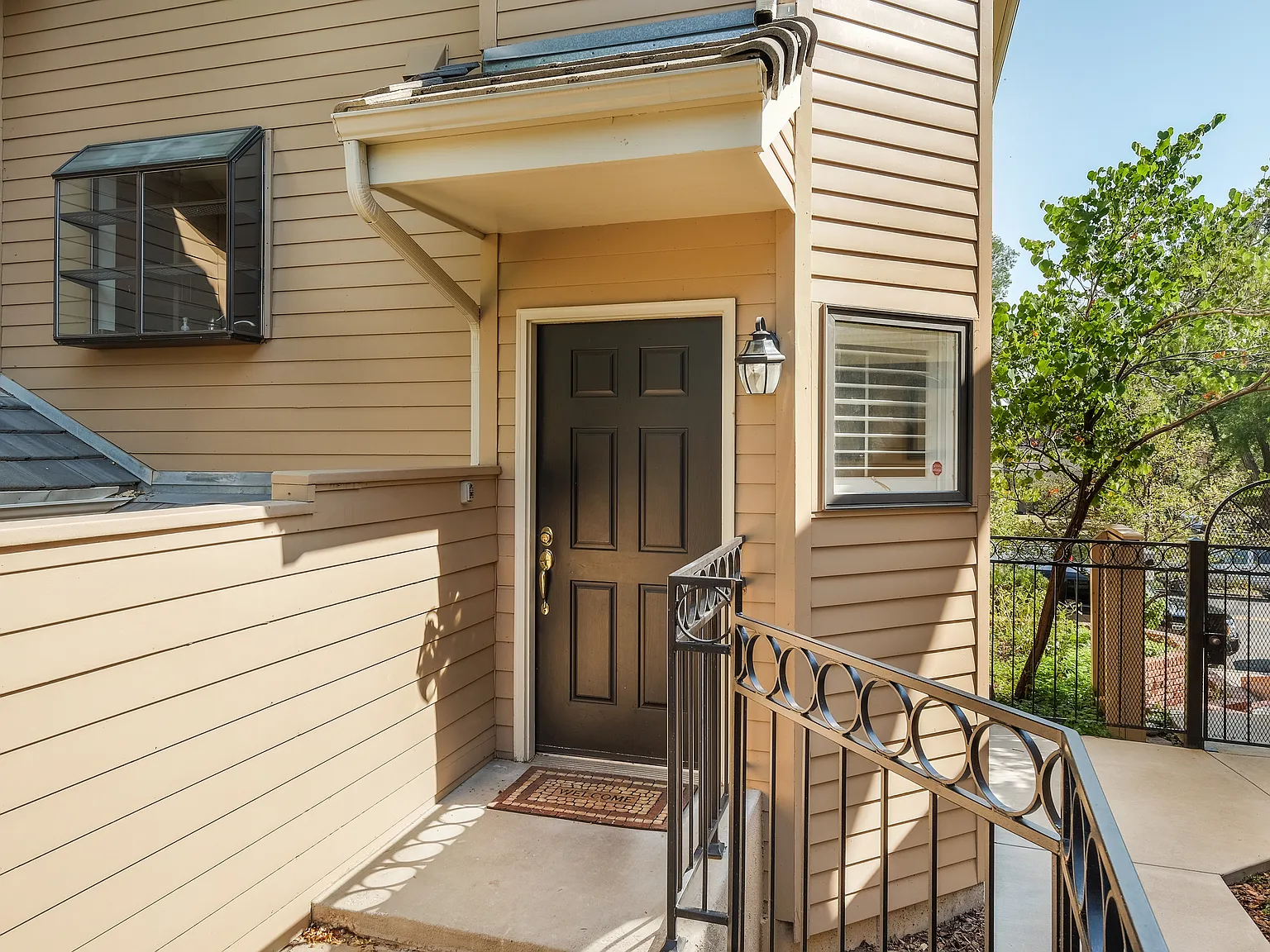 2 bed, 2236 sqft, $3,950 — Photo 2