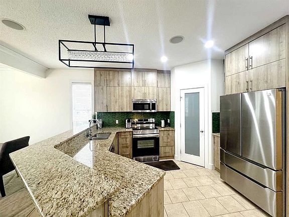 5th image of 109 E Kinniburgh Blvd