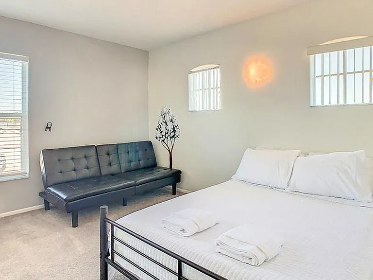 101 Bloomingdale Dr — Photo 41
