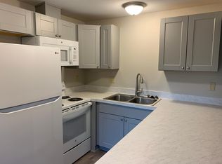 107 Green Ln, Eugene, OR 97404