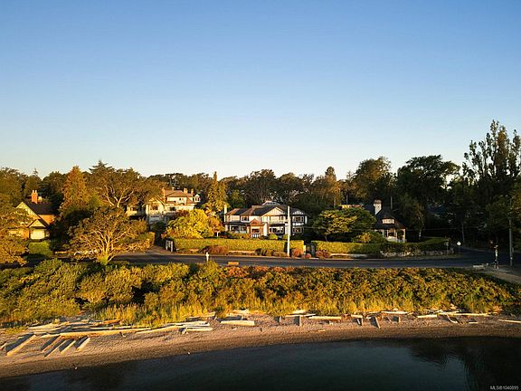 5th image of 1580 Beach Dr
