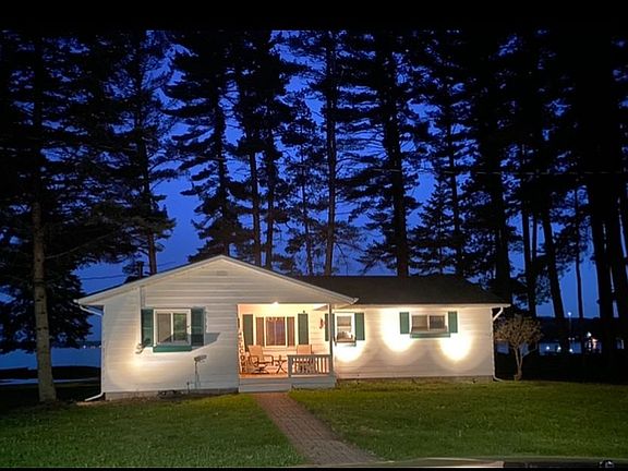 4th image of 3631 Twin Lakes Dr