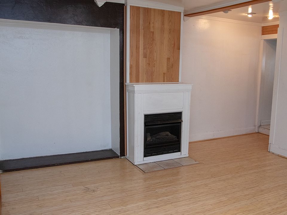 1st image of 1821 Edwards Way