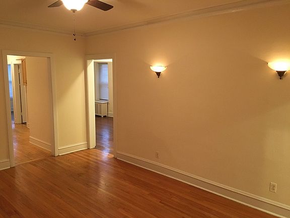4th image of 2218 W Arthur Ave #1