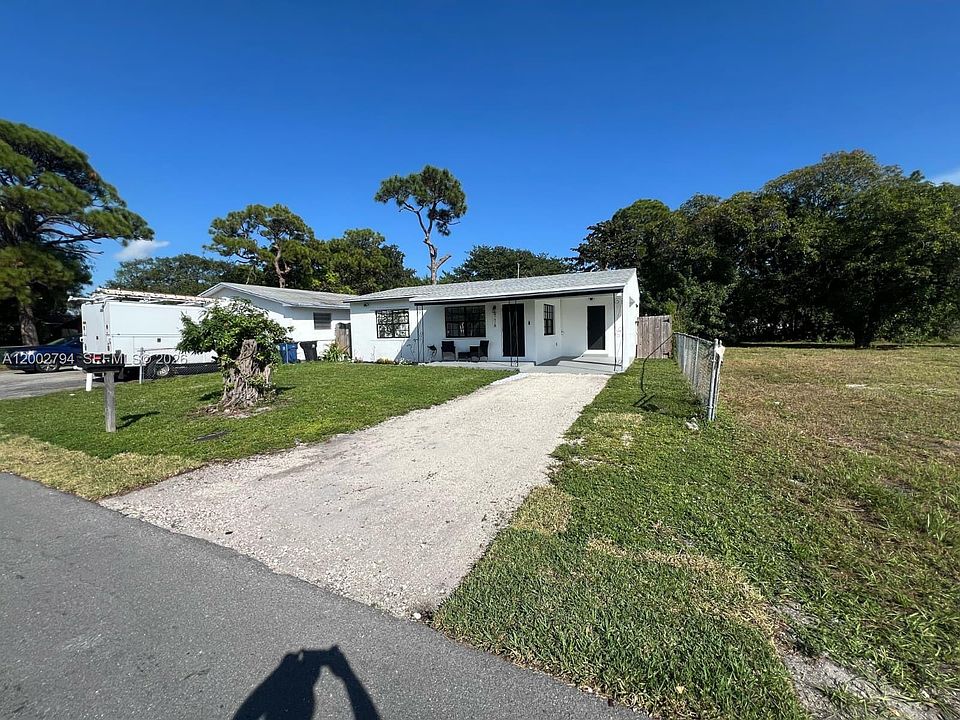 1st image of 716 NW 15th Way