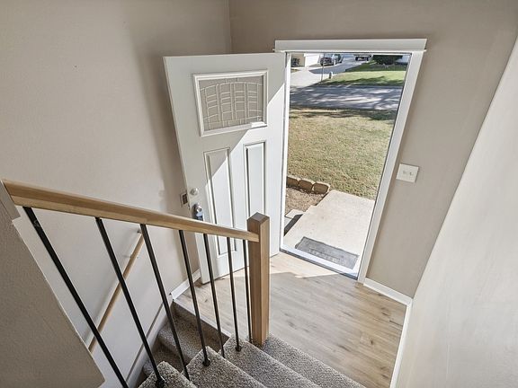 3rd image of 9480 Elmcrest Dr