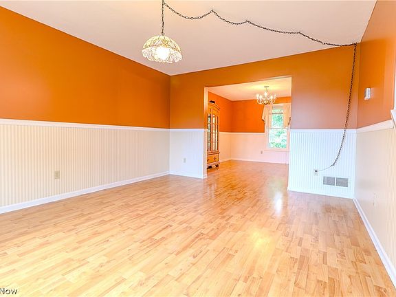 3rd image of 3446 Malvern Dr